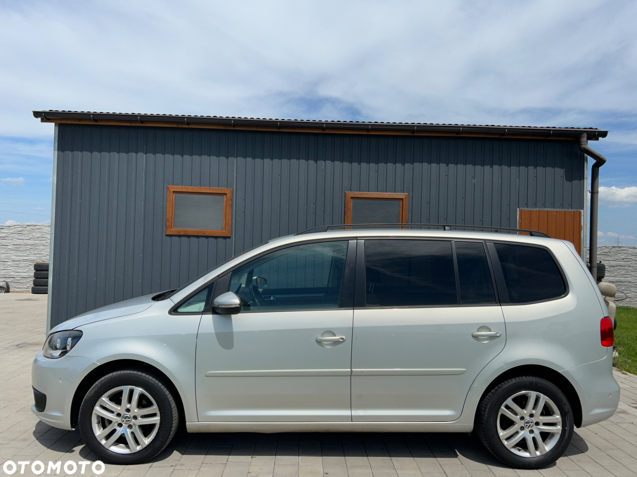 Volkswagen Touran - 4