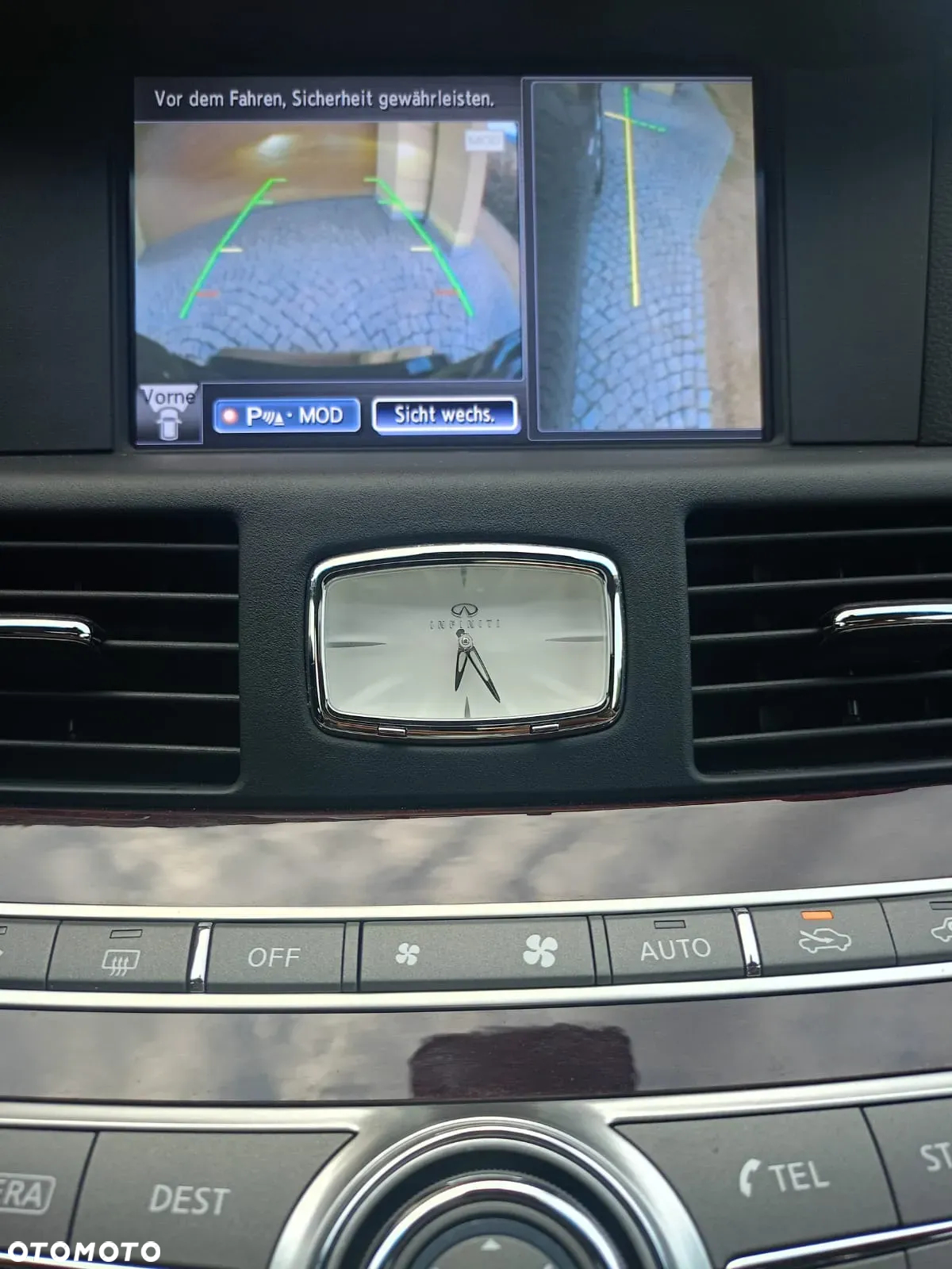 Infiniti Q70 2.2d - 26
