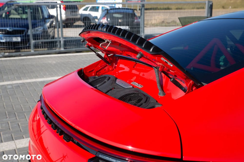 Porsche 911 Carrera - 9