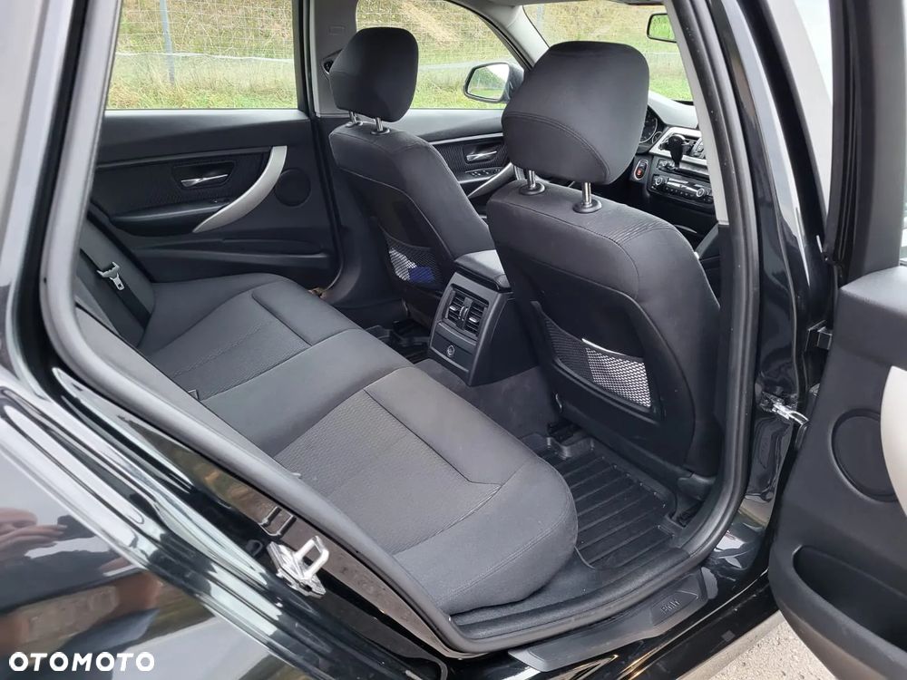 BMW Seria 3 318d - 10