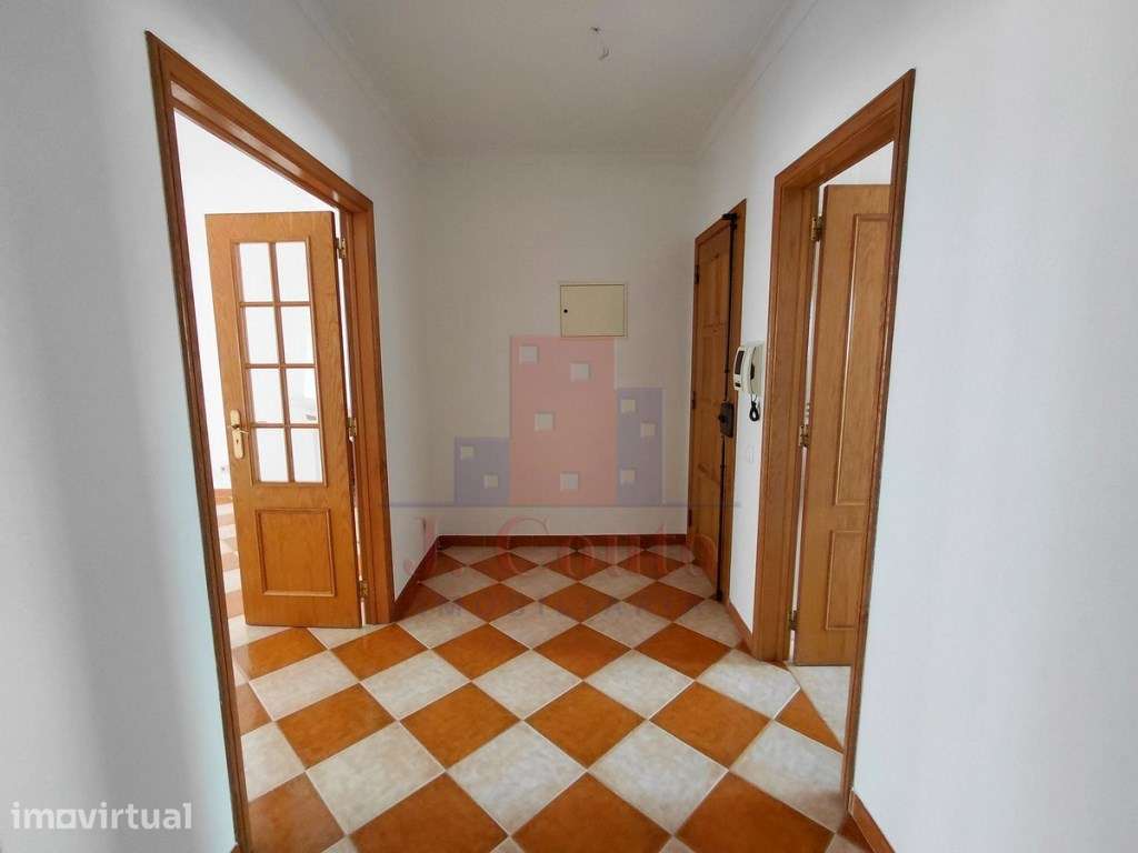 Apartamento T2 com espaço de garagem em Caldas da Rainha - Grande imagem: 5/17