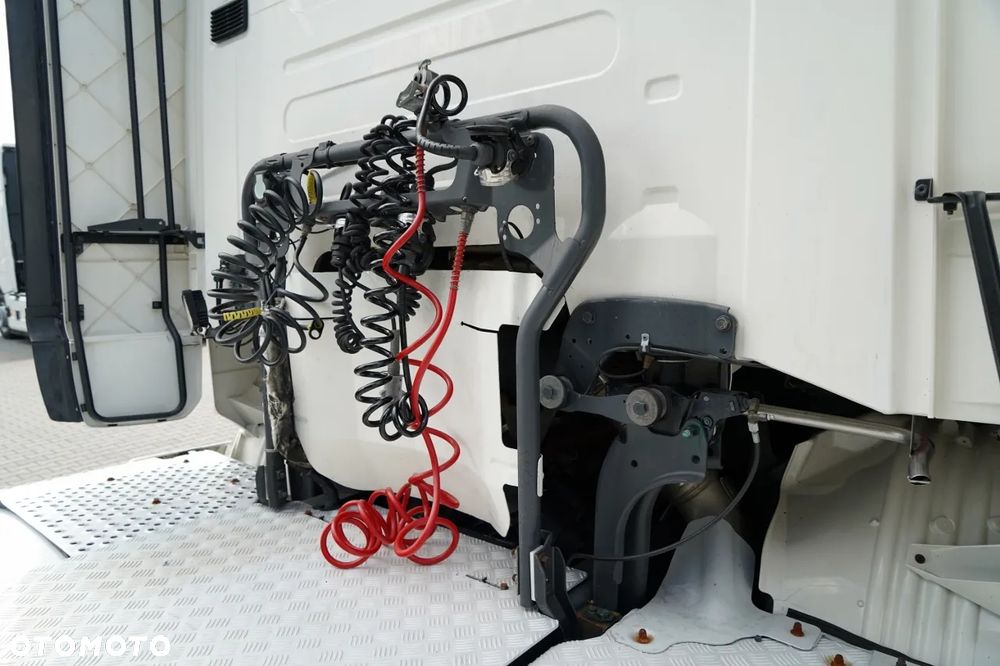Scania R 580 / V8 / RETARDER / CAŁA NA PODUSZKACH / KLIMA POSTOJOWA / SKÓRY / OPONY 100 % / PO ZŁOTYM KONTRAKCIE SERWISOWYM - 18