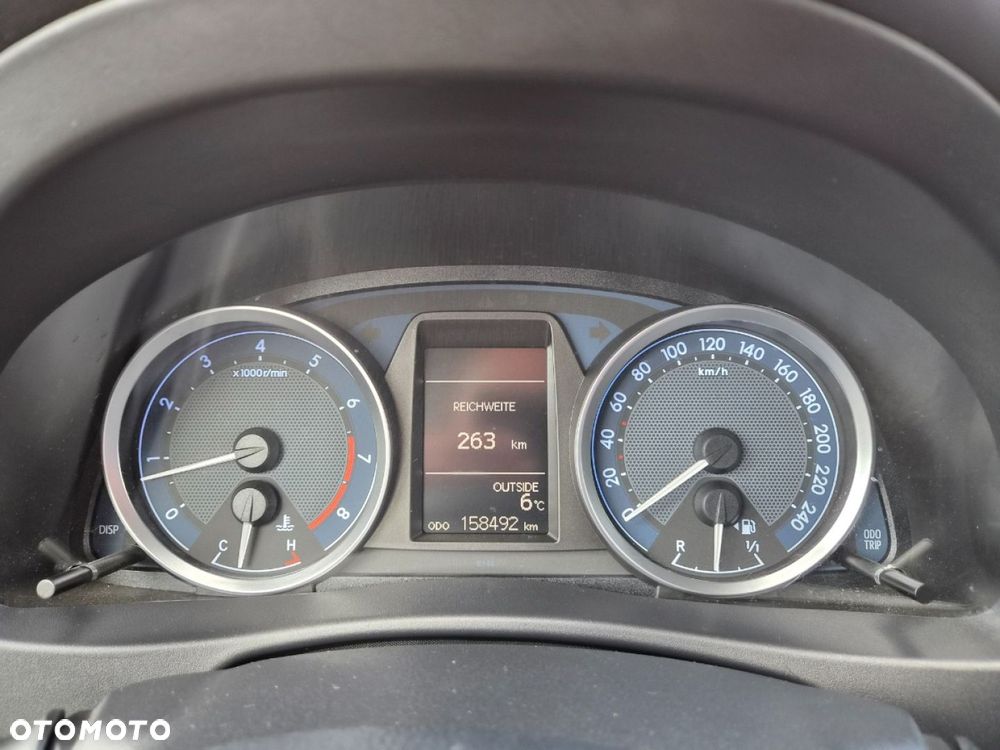 Toyota Auris - 12
