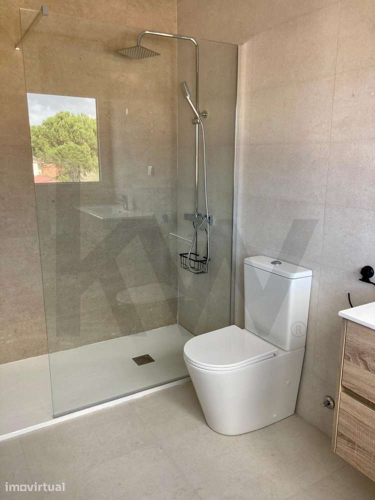 Apartamentos no Cadaval – T3 com Terraço, Garagem Box e Parqueamento - Grande imagem: 4/18