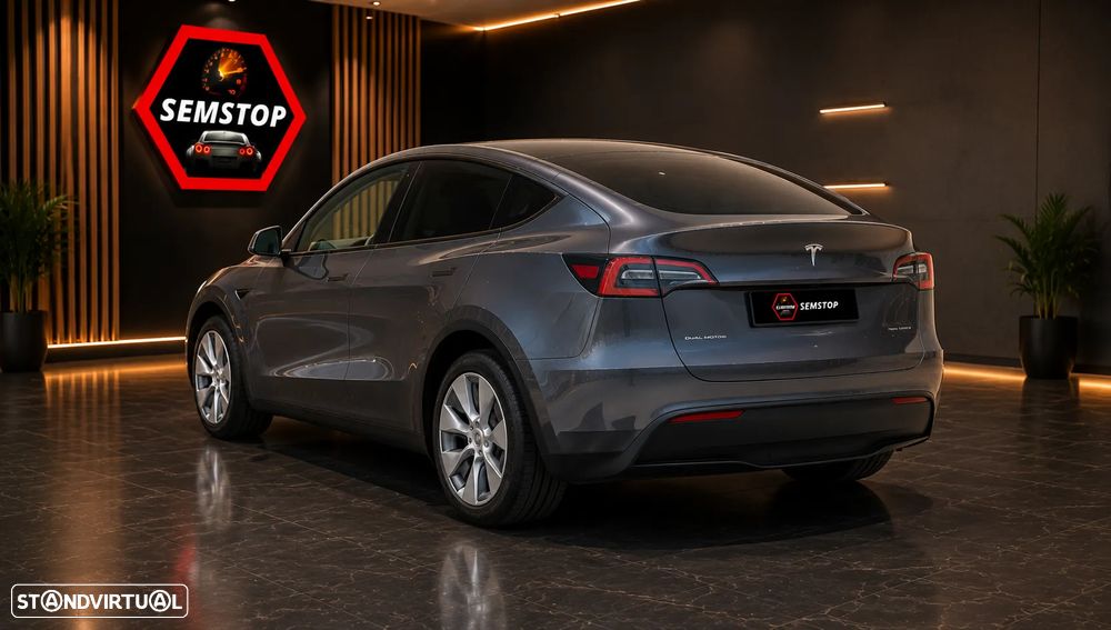Tesla Model Y Long Range Dual Motor AWD - 2