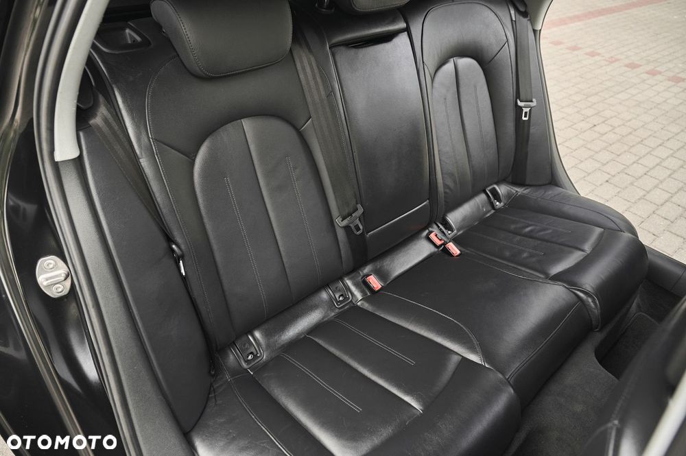 Audi A6 Avant 2.0 TDI Ultra S tronic - 23