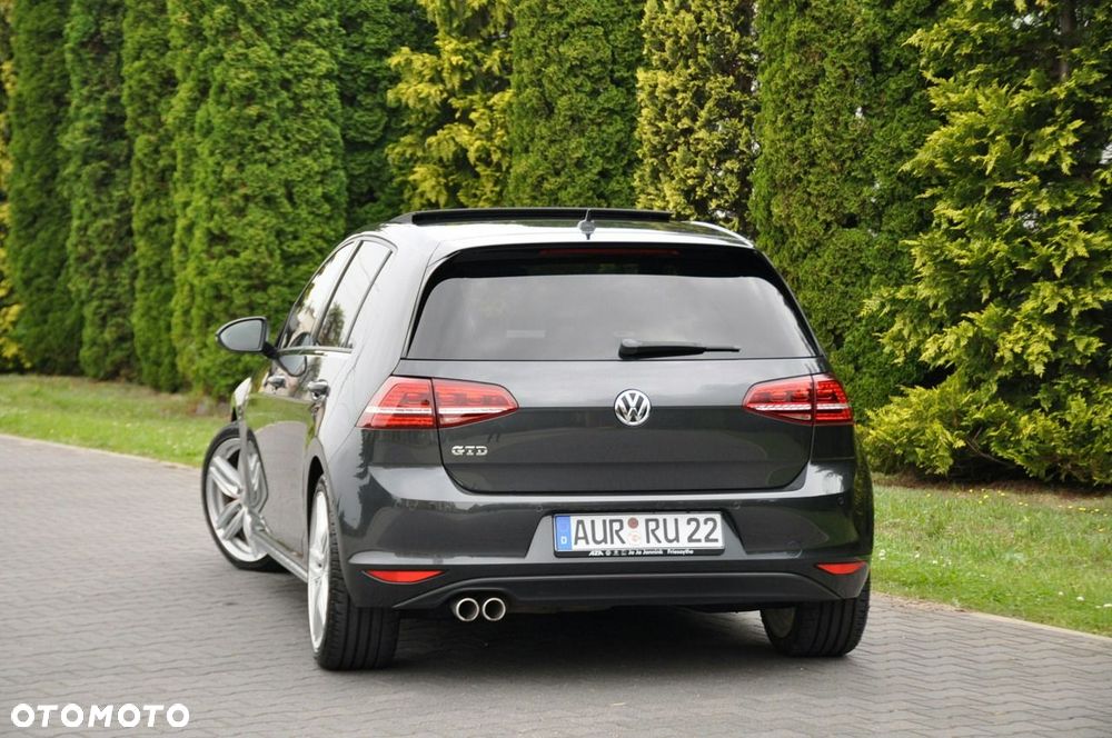 Volkswagen Golf - 15