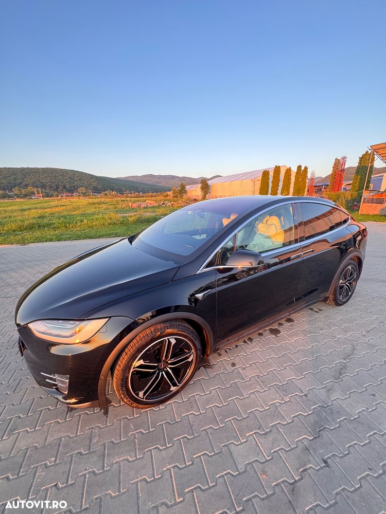Tesla Model X - 2