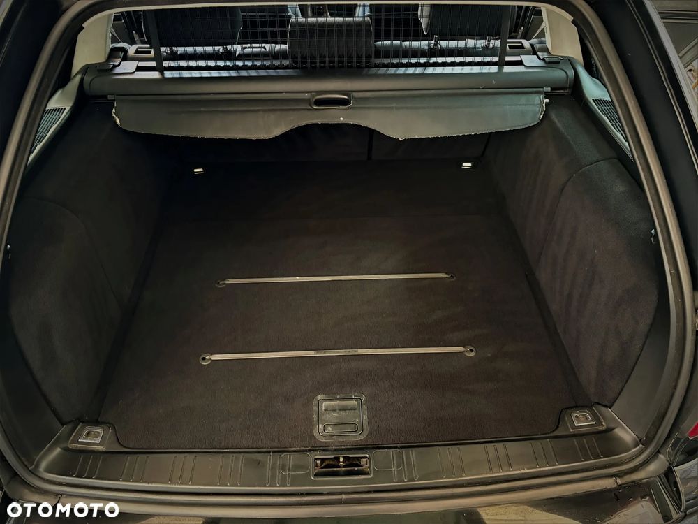 BMW Seria 5 520i Touring - 9