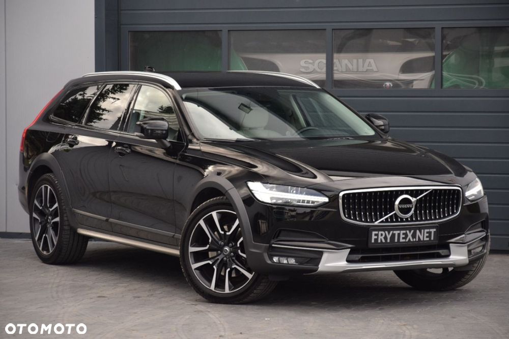 Volvo V90 Cross Country - 1