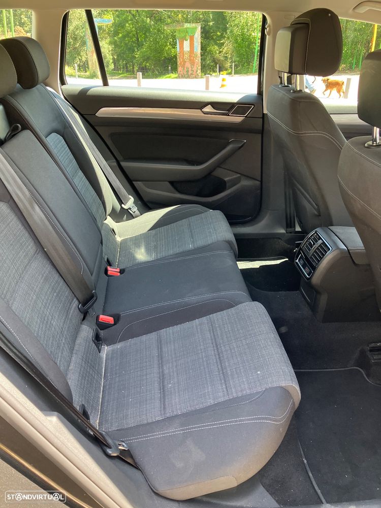 VW Passat Variant - 12
