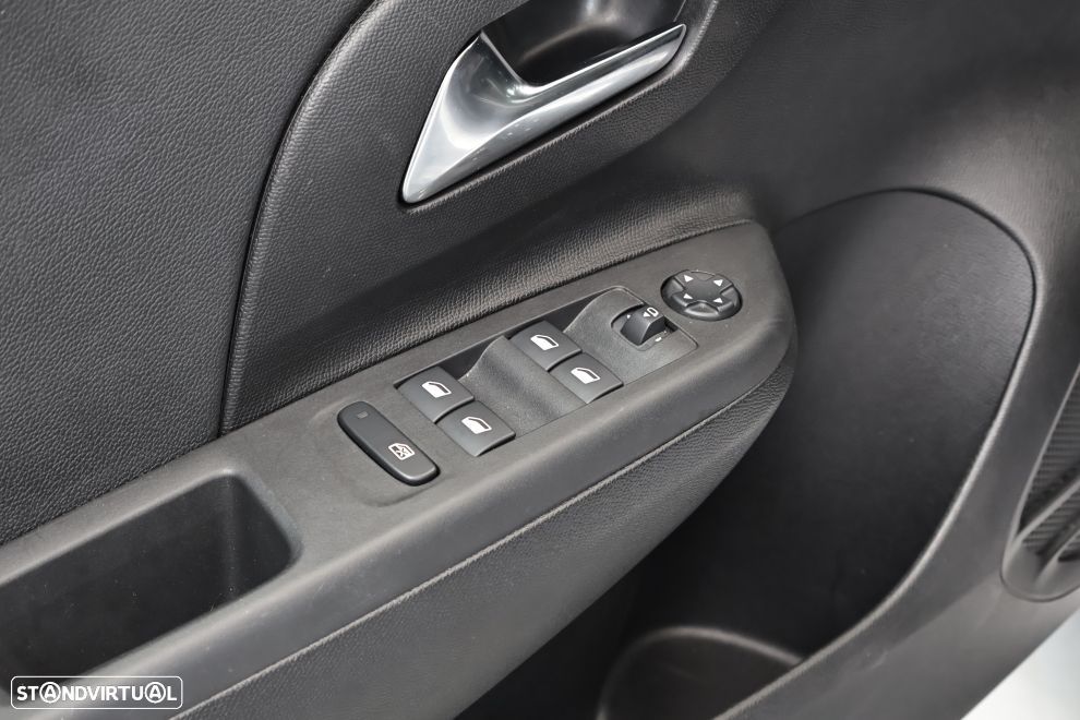 Opel Corsa 1.2 T GS - 21