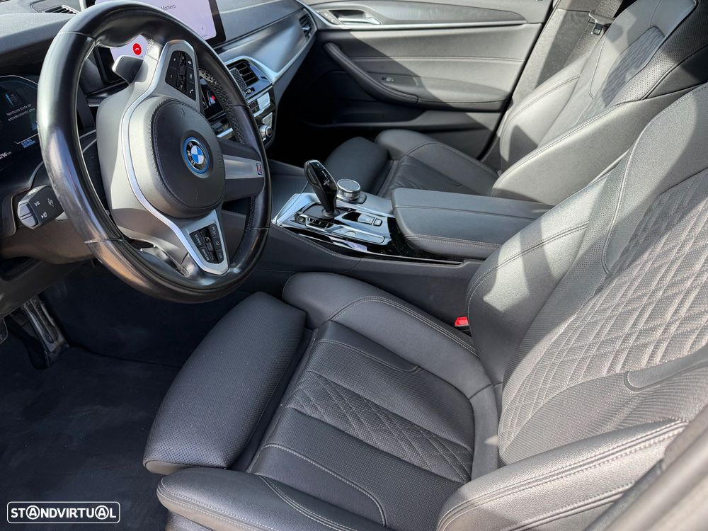 BMW 530 e Pack Desportivo M - 8