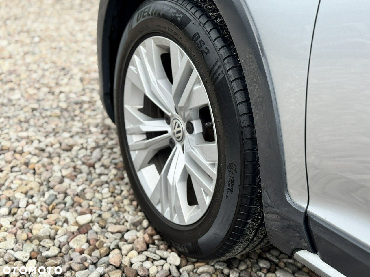 Volkswagen Passat Variant 2.0 TDI SCR DSG 4Motion Alltrack - 10