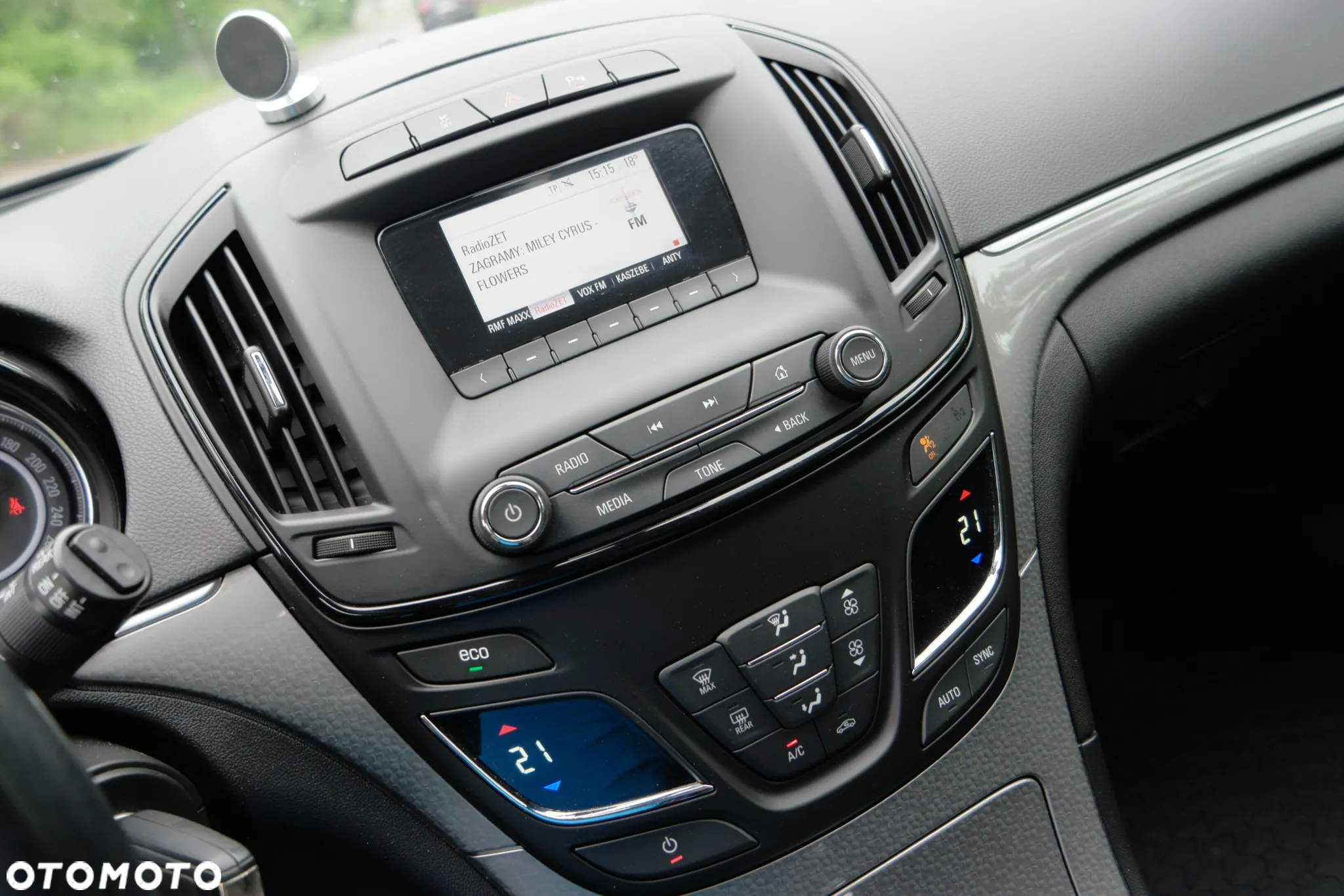 Opel Insignia - 28