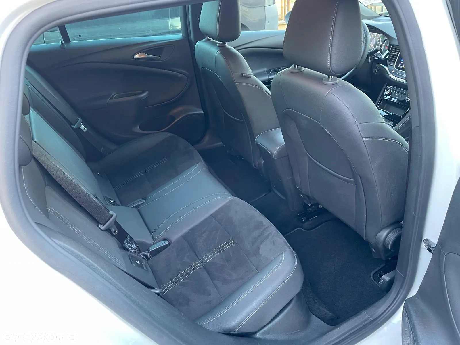 Opel Astra V 1.5 CDTI Ultimate S&S - 14