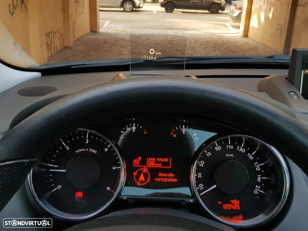 Peugeot 5008 1.6 BlueHDi Allure J17 - 25