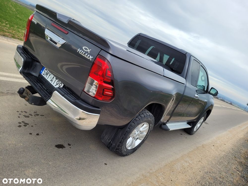 Toyota Hilux - 5