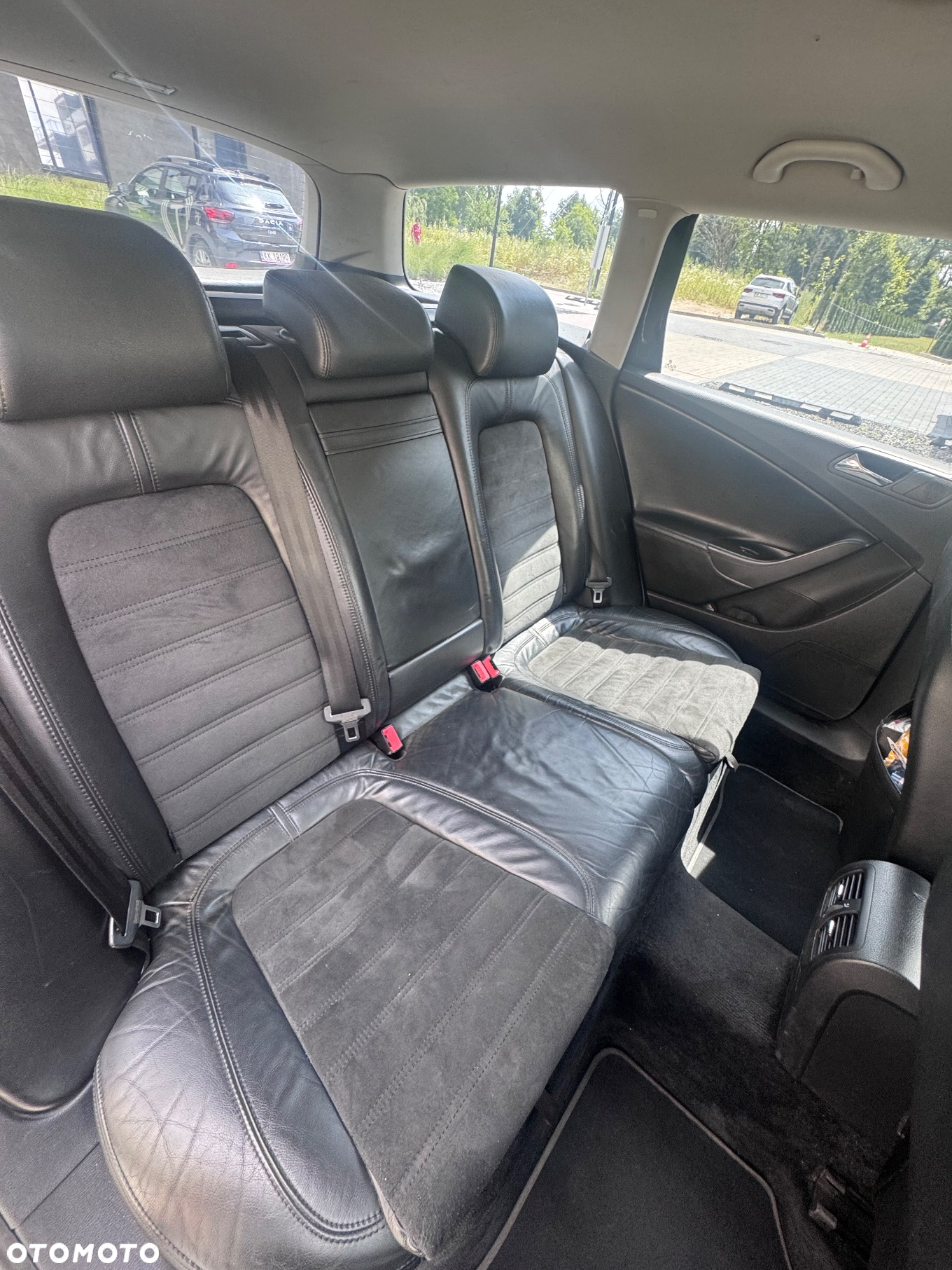 Volkswagen Passat 2.0 TDI Comfortline - 11