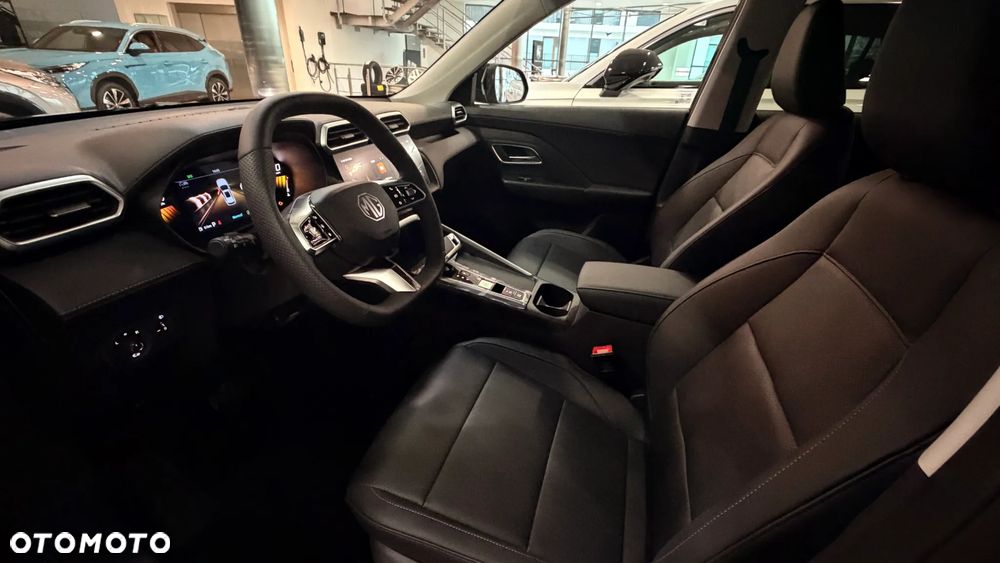 MG ZS Hybrid+ - 15