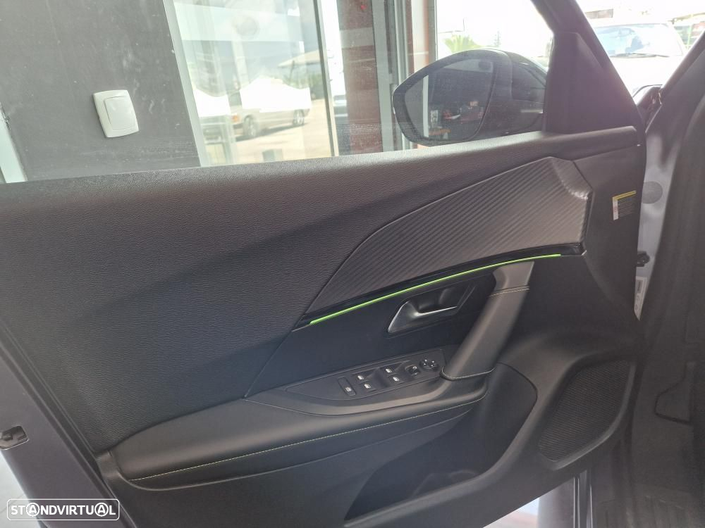 Peugeot 2008 1.2 PureTech GT Pack EAT8 - 13