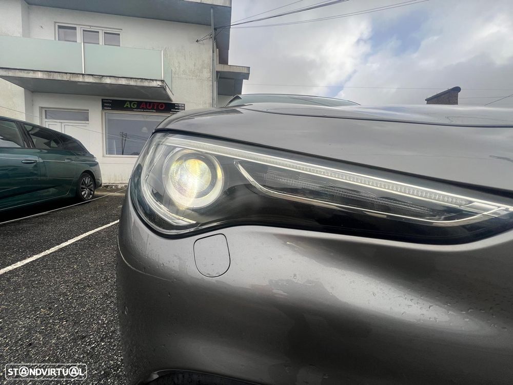 Alfa Romeo Stelvio 2.2 16V AT8 Super - 19