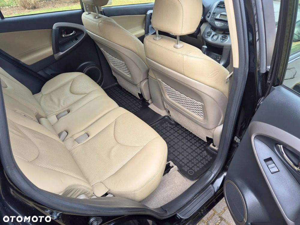 Toyota RAV4 2.0 VVT-i Sol - 13