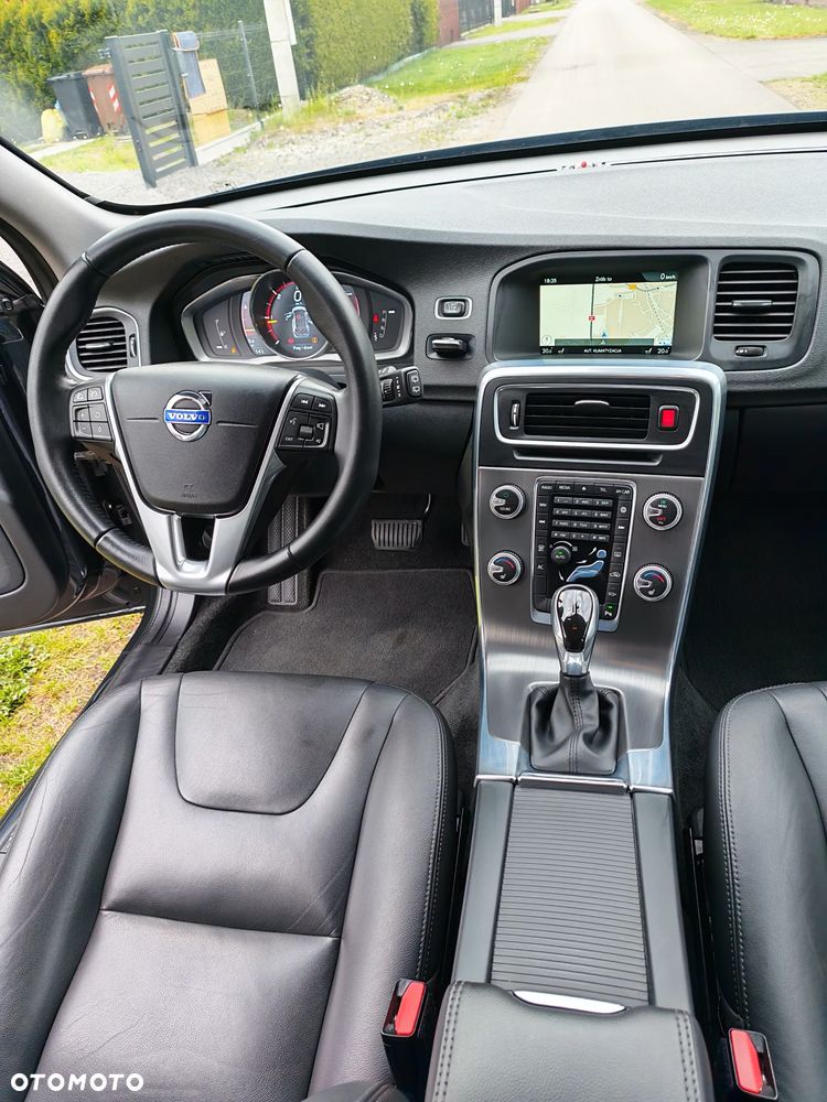 Volvo V60 Cross Country D4 Geartronic Summum - 6