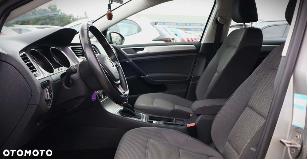 Volkswagen Golf - 12