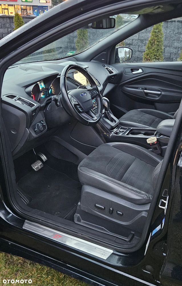 Ford Kuga 2.0 TDCi 4x4 ST-Line - 6