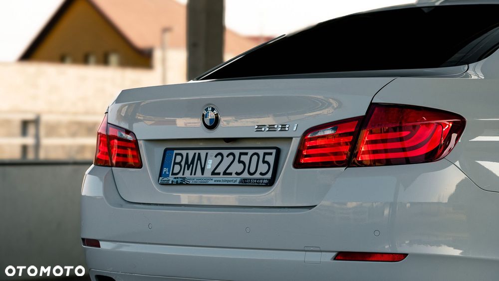 BMW Seria 5 528i - 15