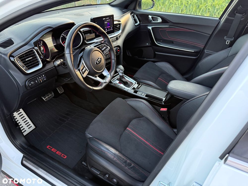 Kia ProCeed - 8