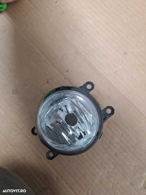 Proiector dreapta original Toyota Rav 4 an 2005-2013 - 1