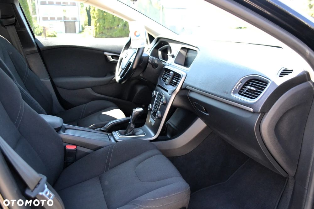 Volvo V40 D2 Kinetic - 9