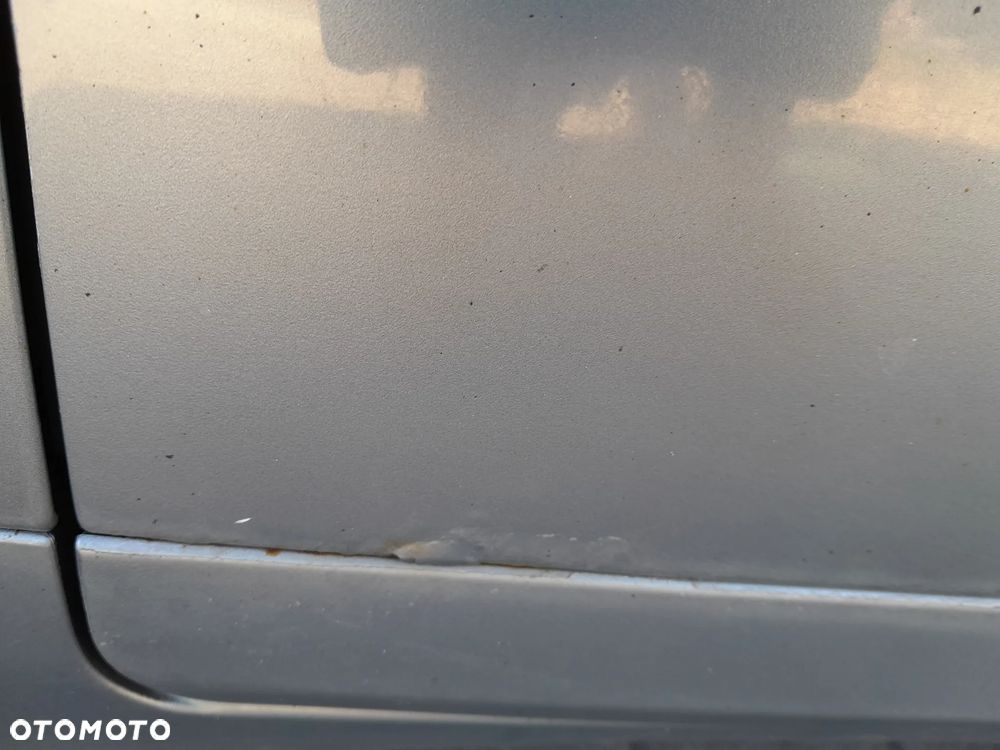 AUDI A4 B7 DRZWI LEWE PRZEDNIE LEWY PRZÓD KOLOR: LY7G - 7