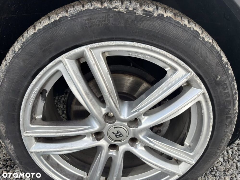 Ford Kuga 1.5 EcoBoost 2x4 Trend - 16