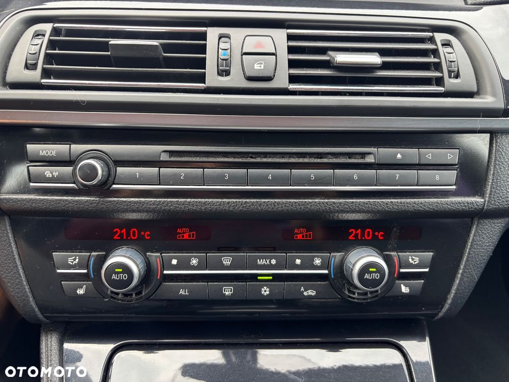 BMW Seria 5 520d - 38