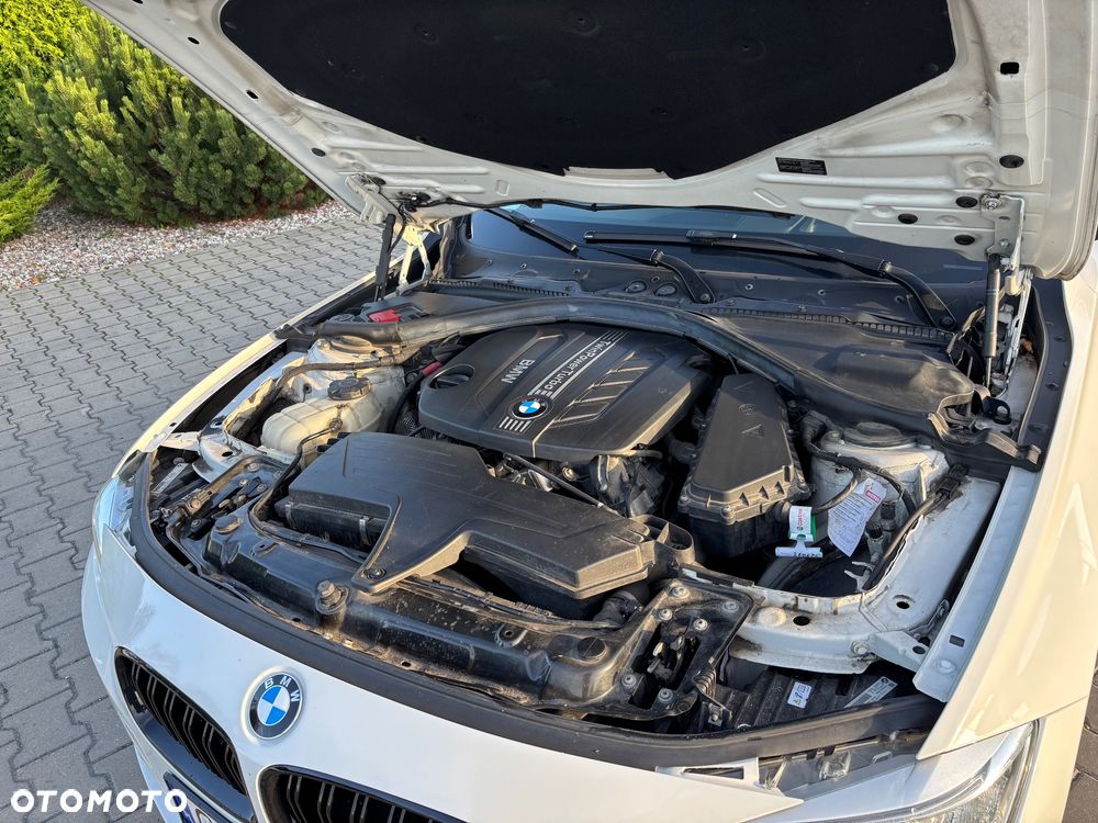 BMW Seria 3 318d Sport Line - 25