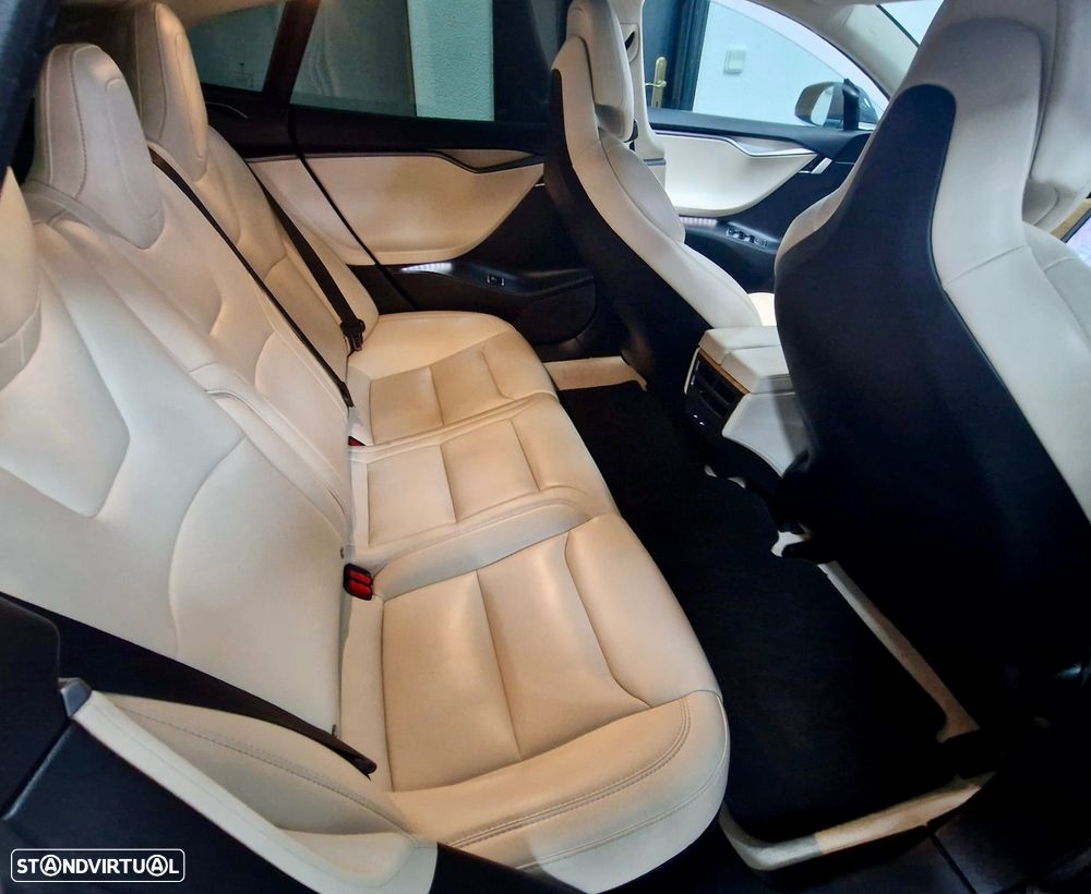 Tesla Model S - 18