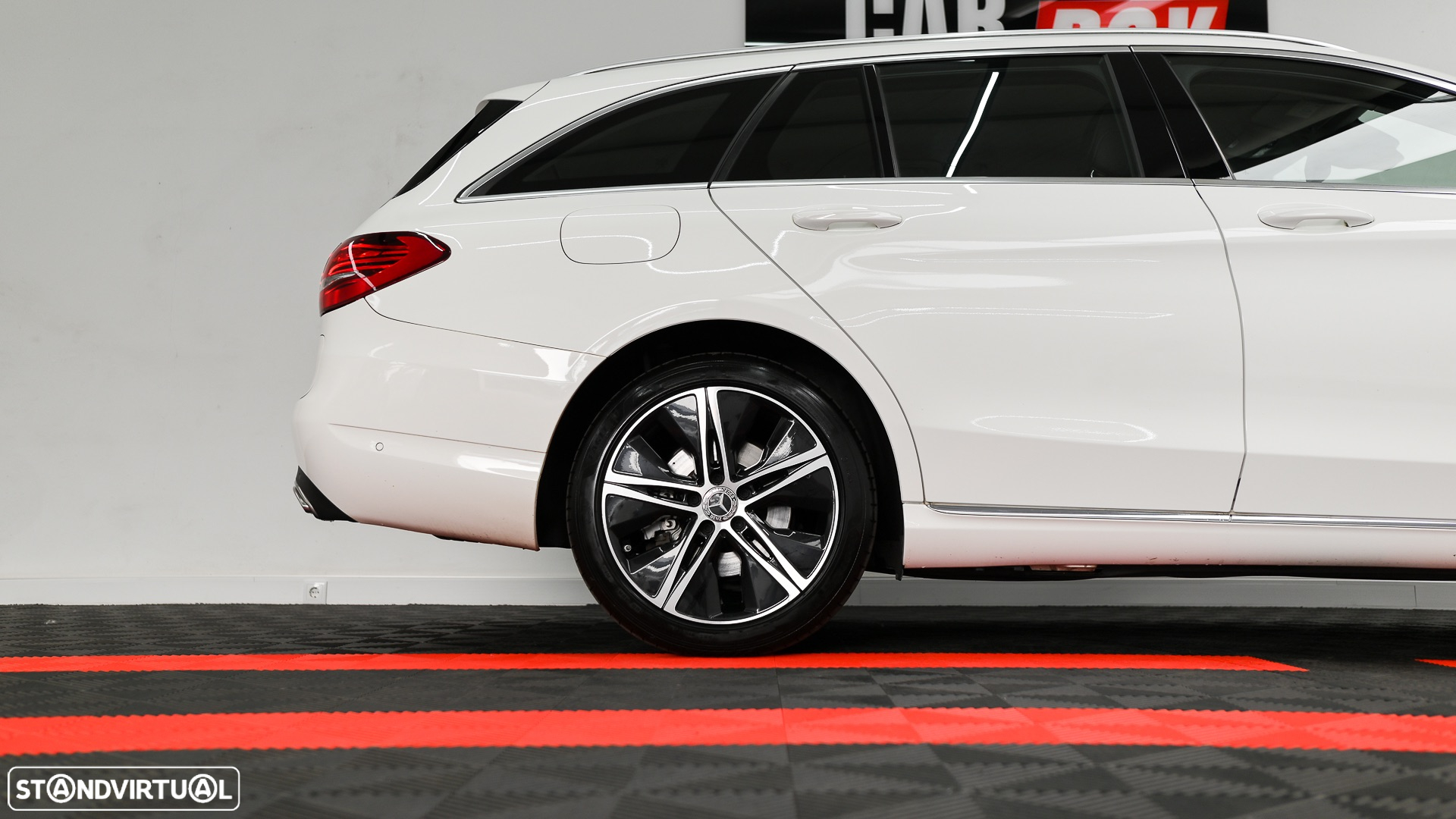 Mercedes-Benz C 300 e Avantgarde - 19