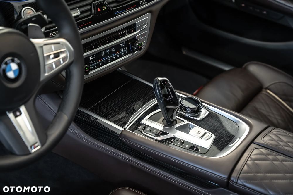 BMW Seria 7 745Le xDrive - 26