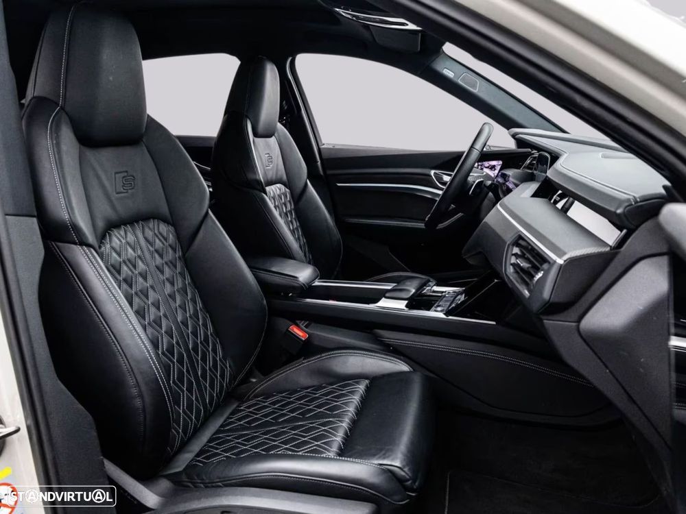 Audi e-tron Sportback - 14