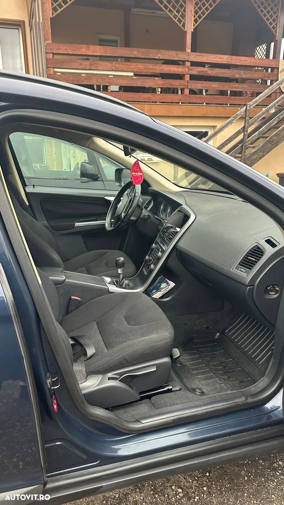 Volvo XC 60 D3 Momentum - 6