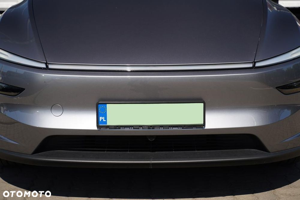 Tesla Y 83.1kWh Long Range AWD - 24