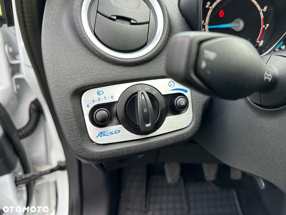 Ford Fiesta - 22