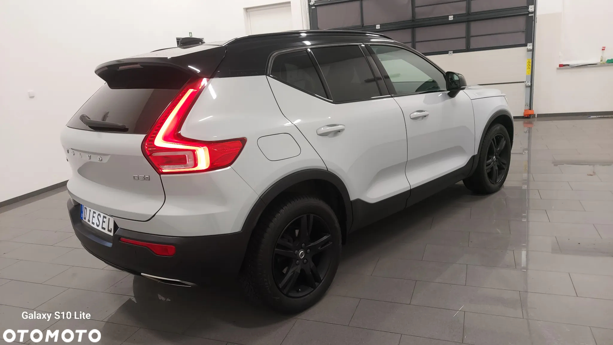 Volvo XC 40 D3 SCR R-Design - 3