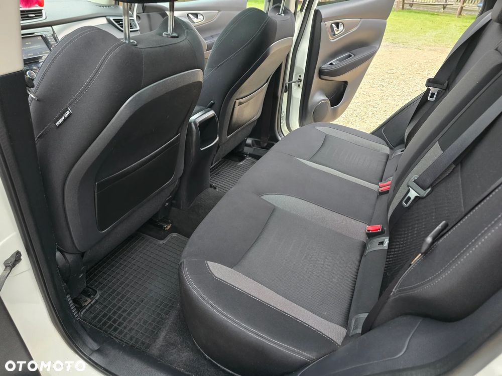 Nissan Qashqai 1.6 DCi 4x4 N-Connecta - 28