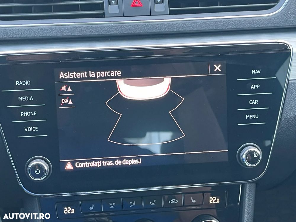 Skoda Superb 2.0 TDI Ambition - 27