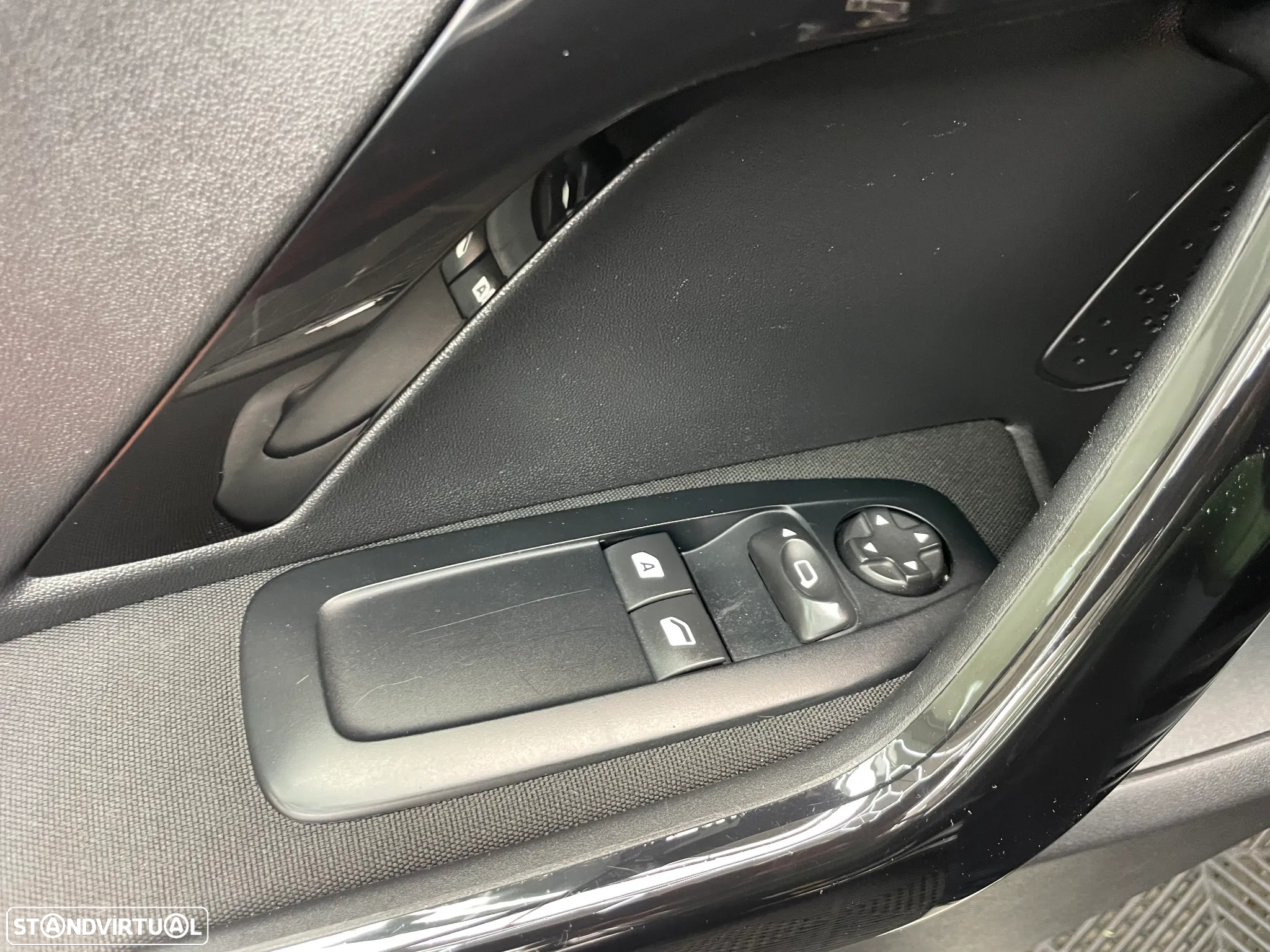Peugeot 208 1.2 PureTech Style - 23