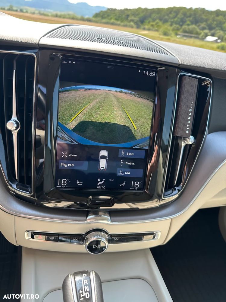 Volvo XC 60 D4 Momentum Pro - 21